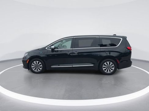 Used 2023 Chrysler Pacifica Limited FWD image 5