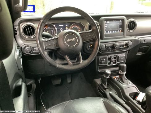 Used 2022 Jeep Gladiator Sport AWD/4WD image 10