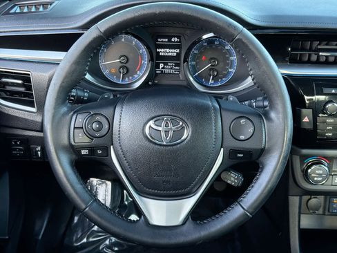 Used 2015 Toyota Corolla S Premium image 24