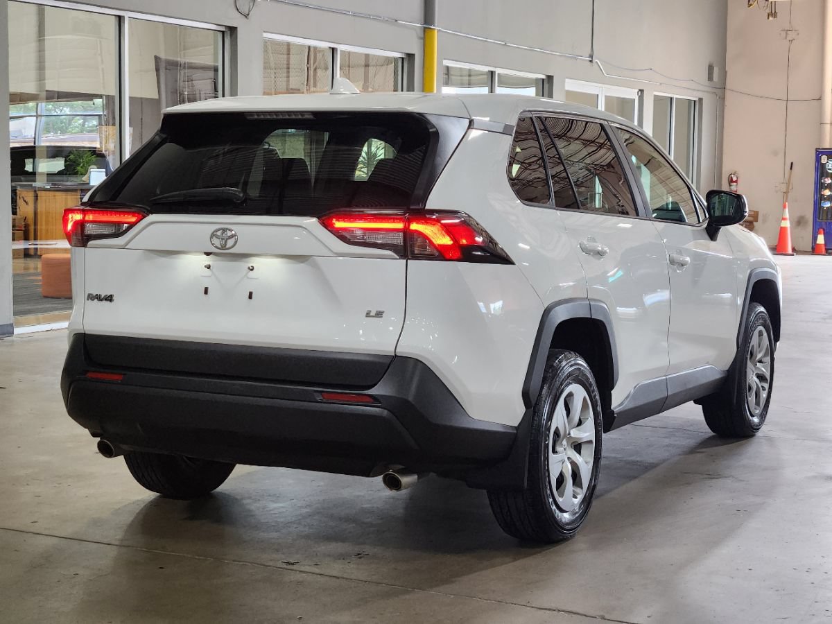 Used 2022 Toyota RAV4 LE FWD image 8