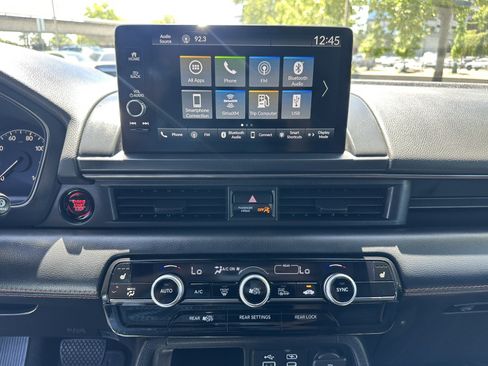 Used 2024 Honda Pilot TrailSport image 25