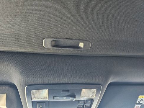 Used 2017 Toyota Tacoma Limited image 17