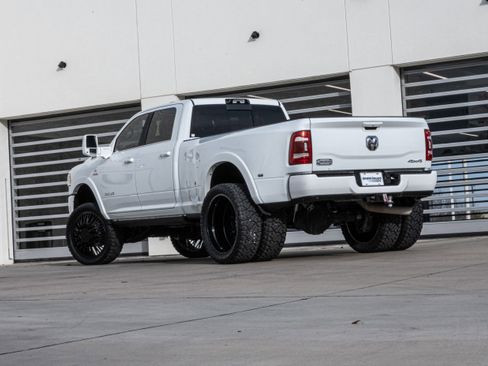 Used 2024 RAM 3500 Limited w/ Safety Group image 43