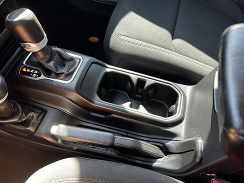 Used 2022 Jeep Gladiator Sport image 36