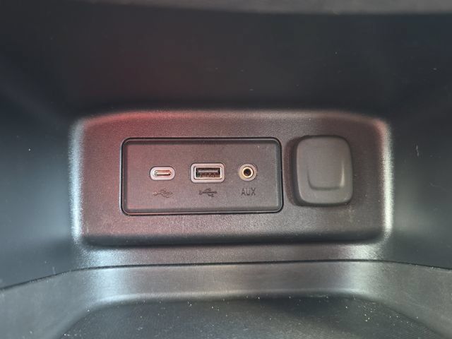 Used 2020 Chevrolet Equinox LT FWD image 24