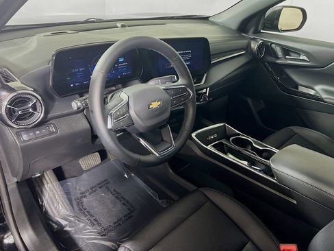 Used 2025 Chevrolet Equinox LT w/ Convenience Package II AWD/4WD image 9
