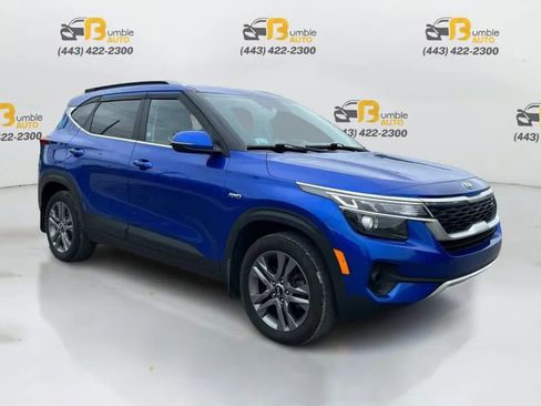 Used 2021 Kia Seltos S AWD/4WD image 3