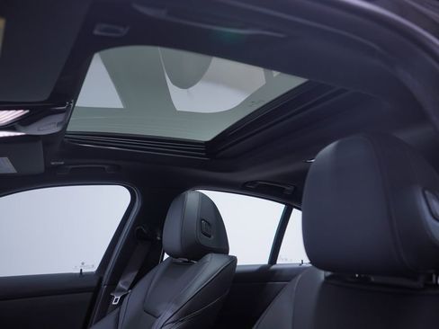 New 2026 BMW 330i Sedan w/ M Sport Package image 8