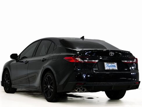 Used 2026 Toyota Camry SE image 8