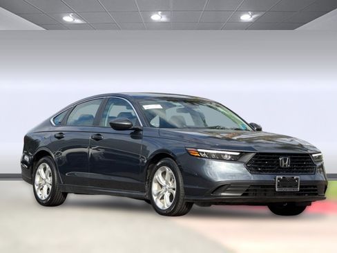 Used 2023 Honda Accord LX image 6