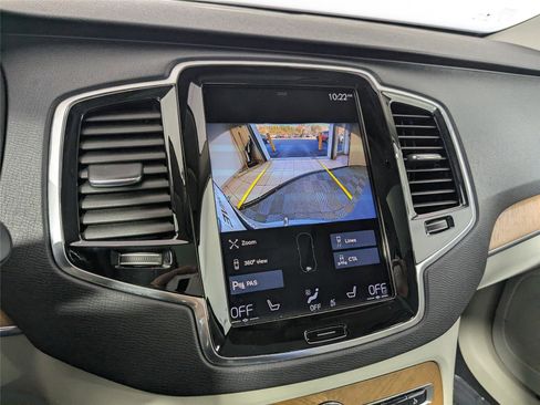 Used 2022 Volvo XC90 T6 Momentum w/ Advanced Package image 20