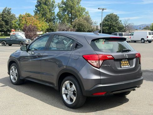Used 2017 Honda HR-V LX image 3