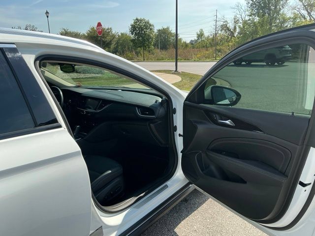 Used 2019 Buick Regal Essence w/ Driver Confidence Package I AWD/4WD image 17