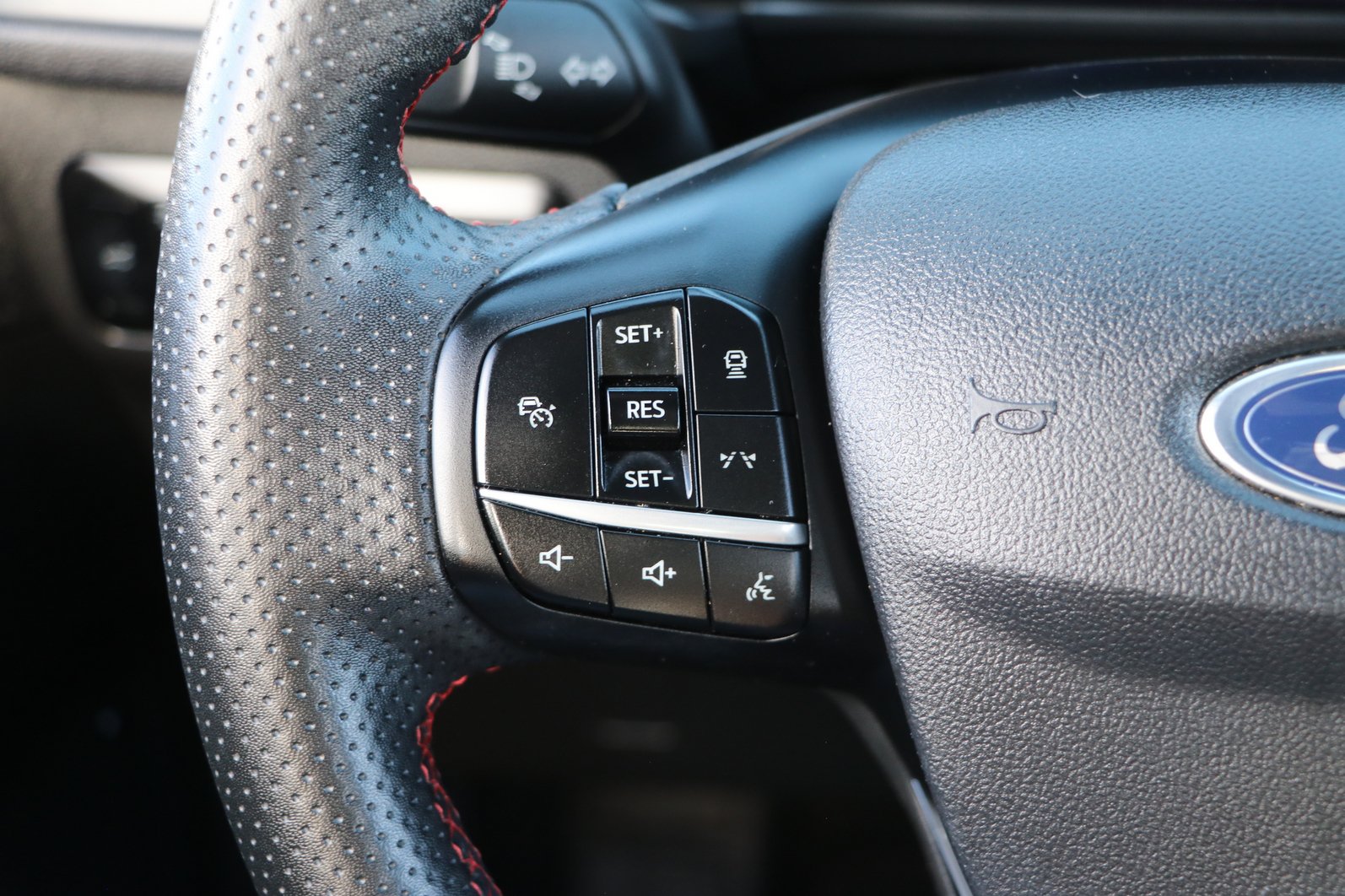 Used 2023 Ford Escape ST-Line w/ Tech Pack #1 FWD image 18