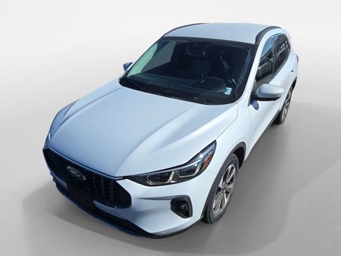 Used 2025 Ford Escape Platinum w/ Premium Technology Package image 24