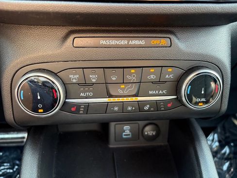 Used 2023 Ford Escape ST-Line Select AWD/4WD image 4