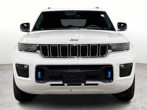 Used 2024 Jeep Grand Cherokee Overland w/ Luxury Tech Group IV AWD/4WD image 4