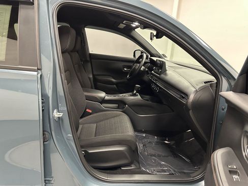 Certified 2025 Honda HR-V Sport image 38