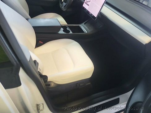 Used 2021 Tesla Model Y Long Range image 6