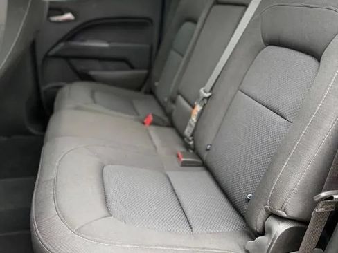 Used 2022 Chevrolet Colorado LT w/ LT Convenience Package AWD/4WD image 18