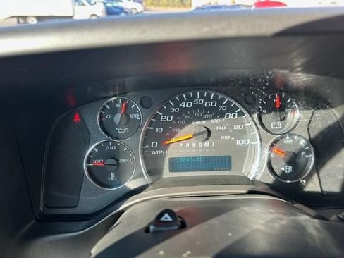 Used 2022 Chevrolet Express 2500 w/ Driver Convenience Package RWD image 11