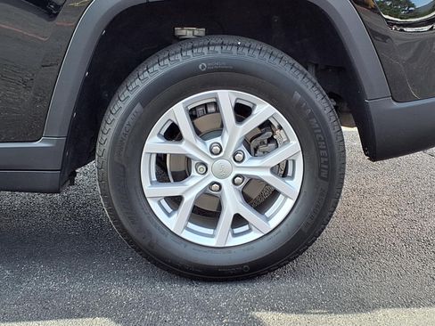 Used 2022 Jeep Grand Cherokee Limited RWD image 9