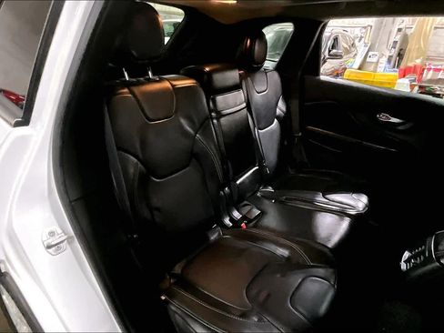 Used 2015 Jeep Cherokee Limited image 20