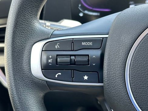 Used 2025 Kia Sportage LX image 22