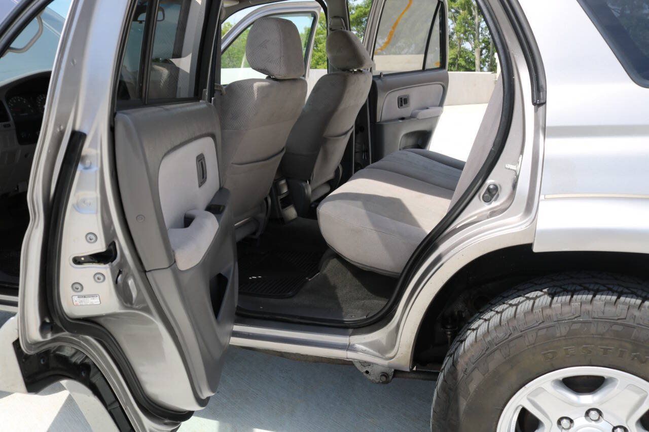 Used 2002 Toyota 4Runner SR5 AWD/4WD image 88