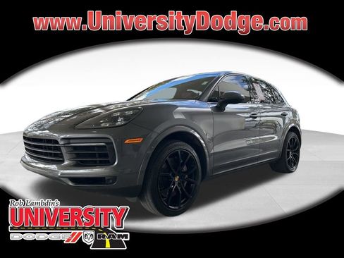 Used 2022 Porsche Cayenne w/ Premium Package Plus image 1