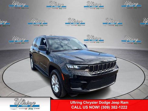 Used 2024 Jeep Grand Cherokee Laredo X image 1