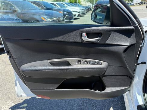 Used 2017 Kia Optima LX FWD image 17