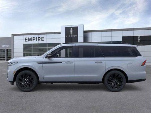 New 2026 Lincoln Navigator L Reserve w/ Jet Appearance Package image 3