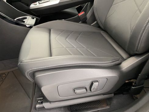 Used 2025 BMW X1 xDrive28i w/ Technology Package image 12