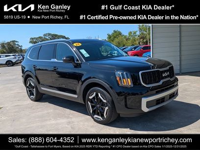 Certified 2024 Kia Telluride EX w/ EX Captain's Chair Package