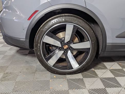 New 2025 Porsche Macan 4 Electric image 13