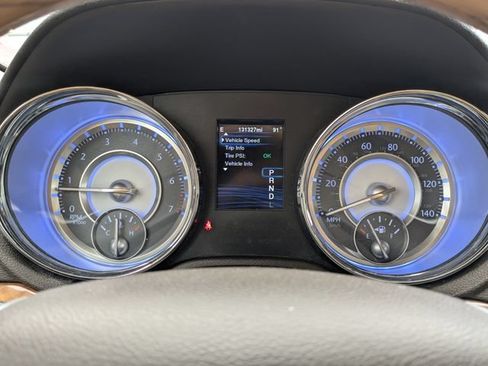 Used 2014 Chrysler 300 C RWD image 32