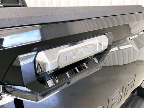 Used 2024 Toyota Tundra Limited image 31