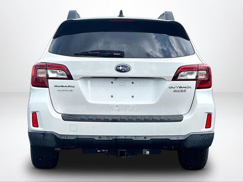 Used 2017 Subaru Outback 2.5i Limited AWD/4WD image 4