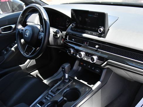 Used 2025 Honda Civic Sport image 40