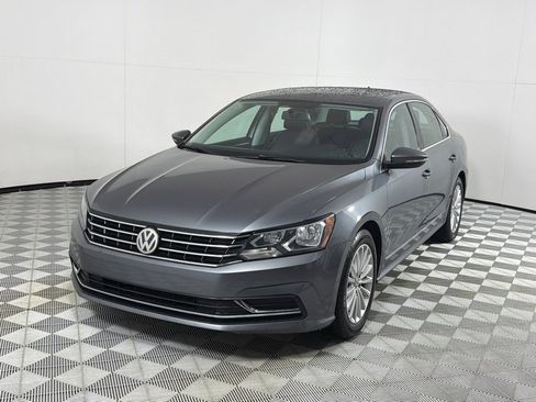 Used 2016 Volkswagen Passat 1.8T SE FWD image 9