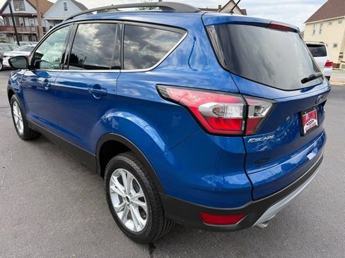 Used 2018 Ford Escape SE FWD image 3