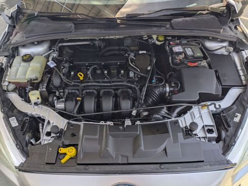 Used 2016 Ford Focus SE w/ SE Sport Package FWD image 29