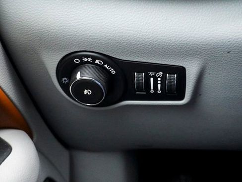 Used 2023 Jeep Compass Limited image 24