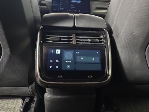 Used 2024 Rivian R1S Adventure AWD/4WD image 30