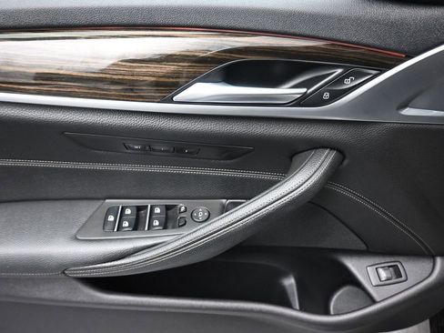 Used 2019 BMW 530i xDrive w/ Convenience Package image 10