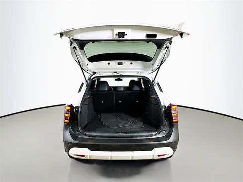 Used 2025 Nissan Kicks SR image 34