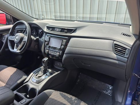 Used 2018 Nissan Rogue SV w/ Premium Package AWD/4WD image 12
