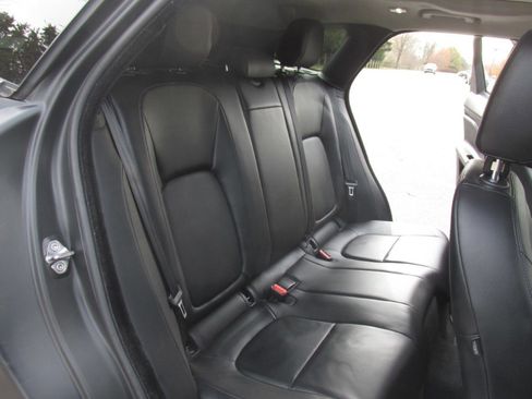 Used 2019 Jaguar F-PACE Premium image 51