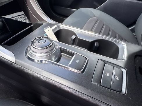 Used 2020 Ford Fusion SE FWD image 21